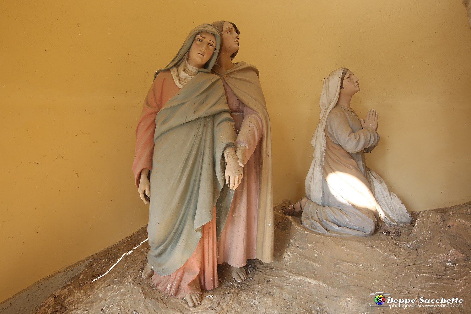 VBS_6784 - I Piloni della Via Crucis del Sacro Monte di Montà d'Alba.jpg